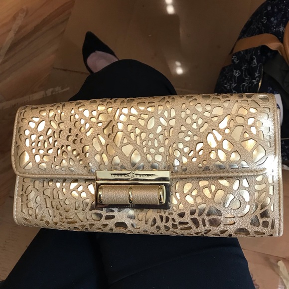 Ivanka Trump Handbags - Ivanka Trump gold clutch handbag purse